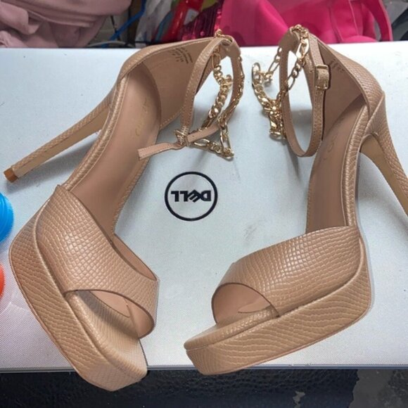 Aldo size 7.5 Tan Cream Heels with Golden chain - Picture 1 of 8